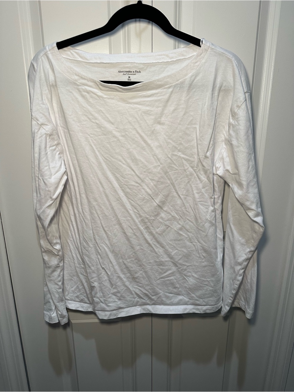 Abercrombie & Fitch White Long-Sleeve Scoop Neck Top